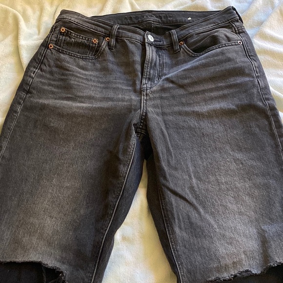 American Eagle High Rise size 8 Ripped Jeans - Picture 1 of 7